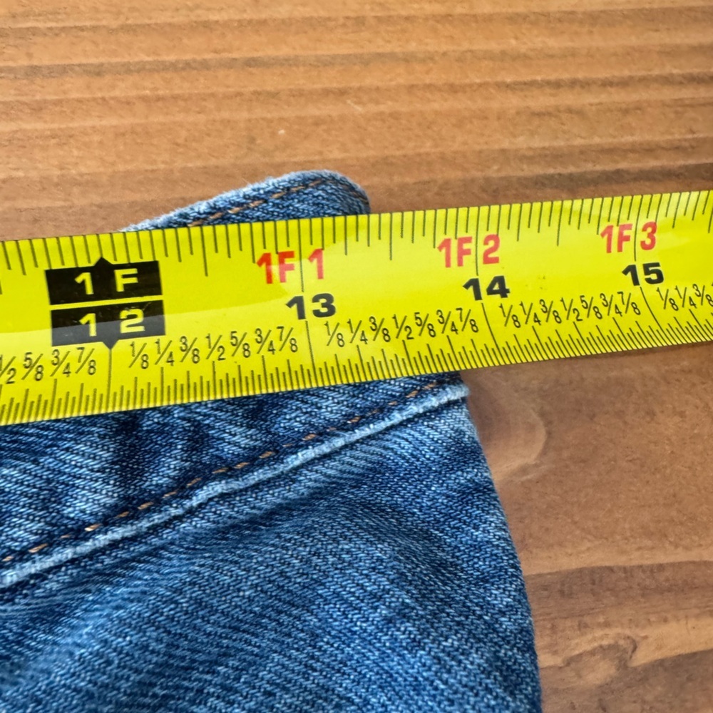 Stylish Blue Denim Cut-Off Women Jeans - Picture 3 of 6
